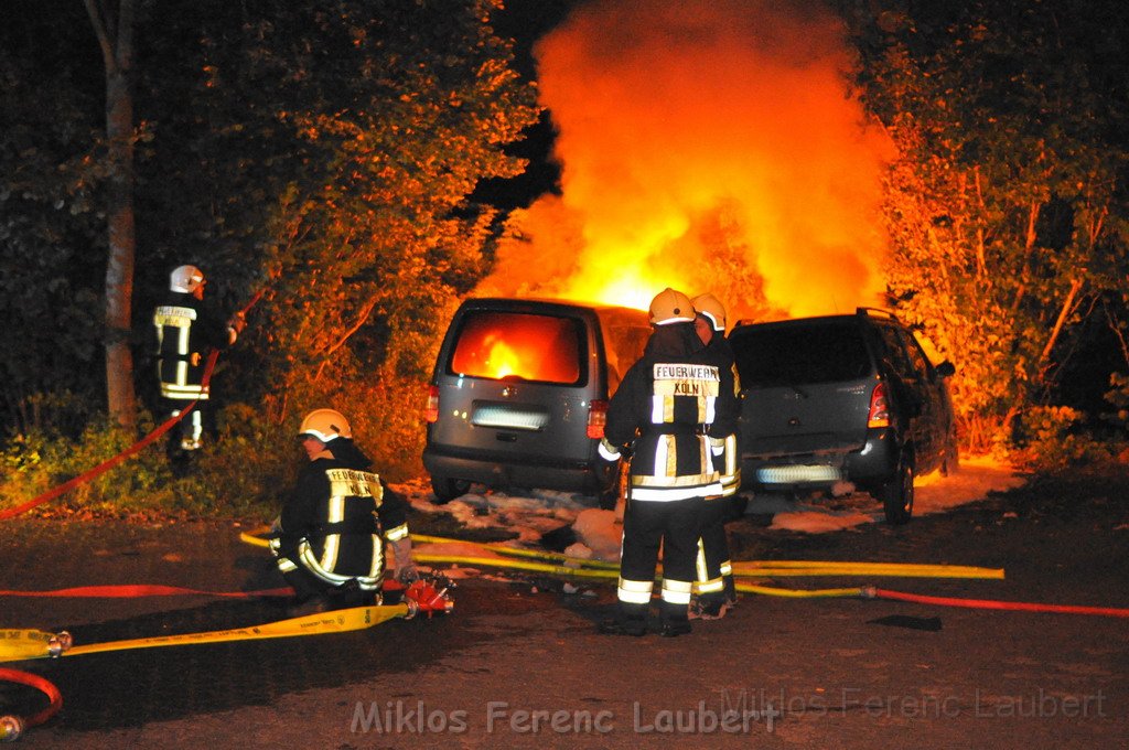 Wieder brennende Autos in Koeln Hoehenhaus P093.JPG